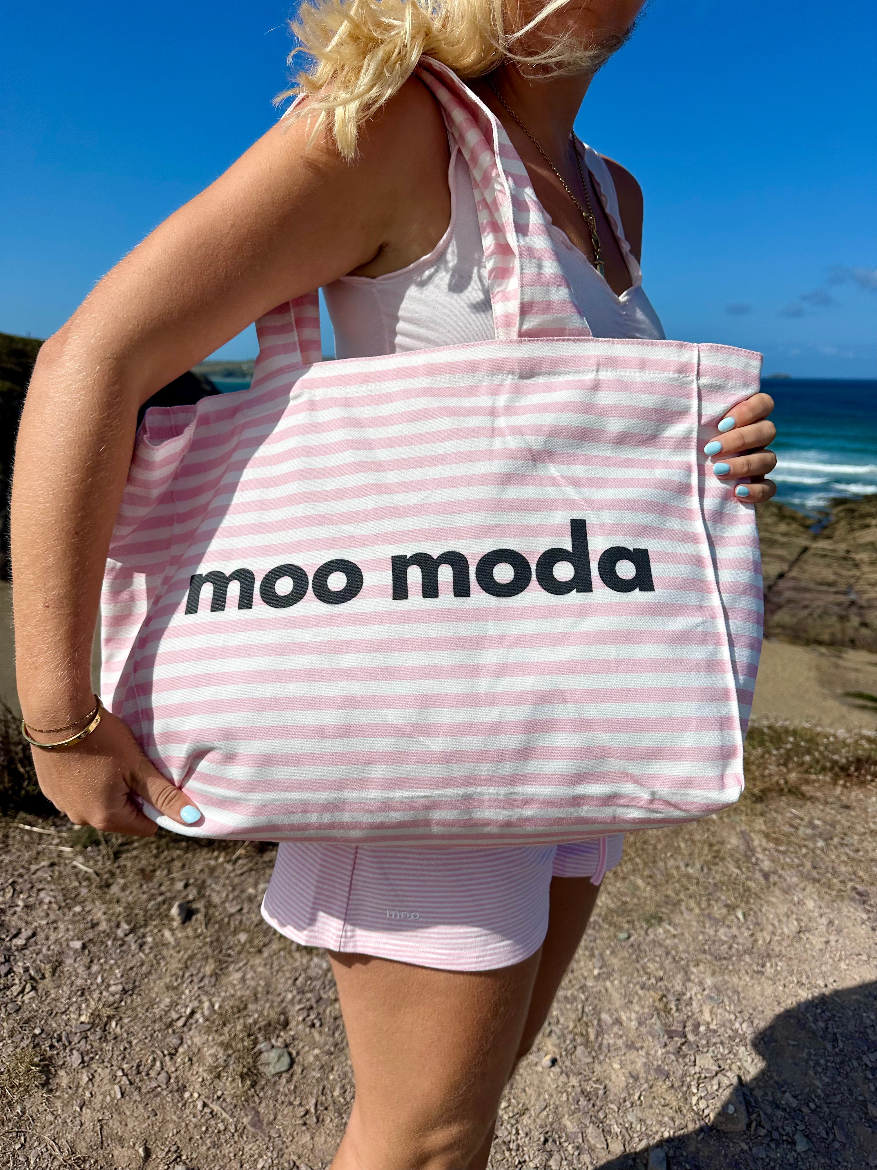 Moo Moda Tote Bag